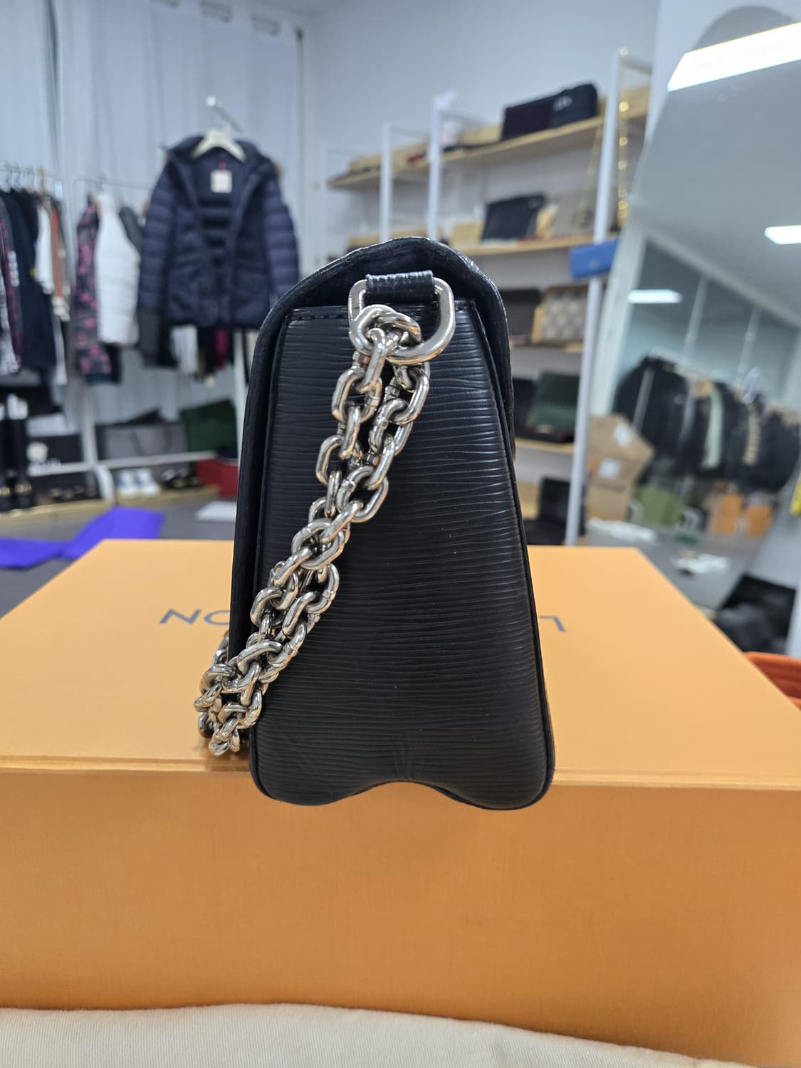 [A급컨디션]루이비통 트위스트mm 숄더백 상품이미지4