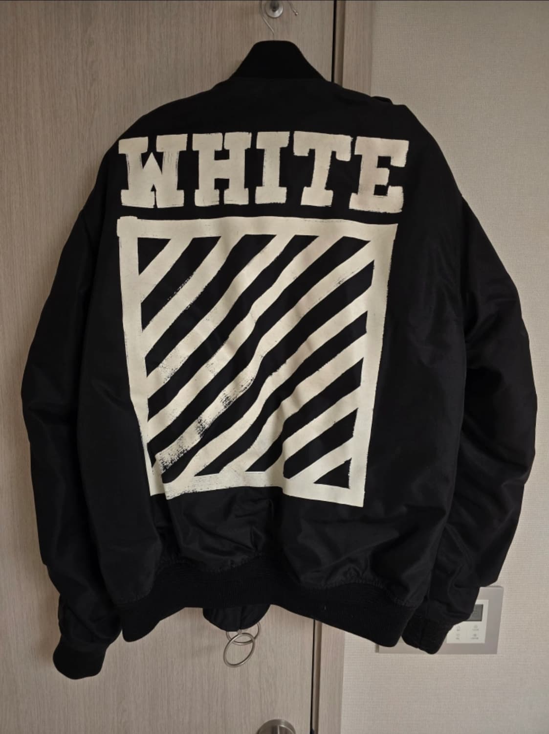 오프화이트 16fw ma-1 봄버 블랙 L 상품이미지1
