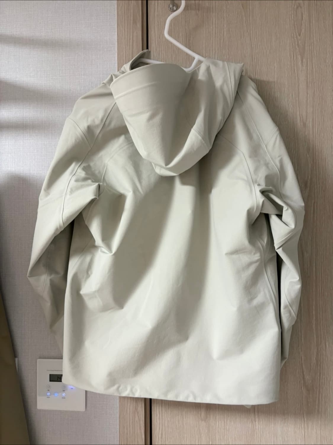 아크테릭스 베일런스 이소곤 후디 소프트쉘 자켓 상품이미지2