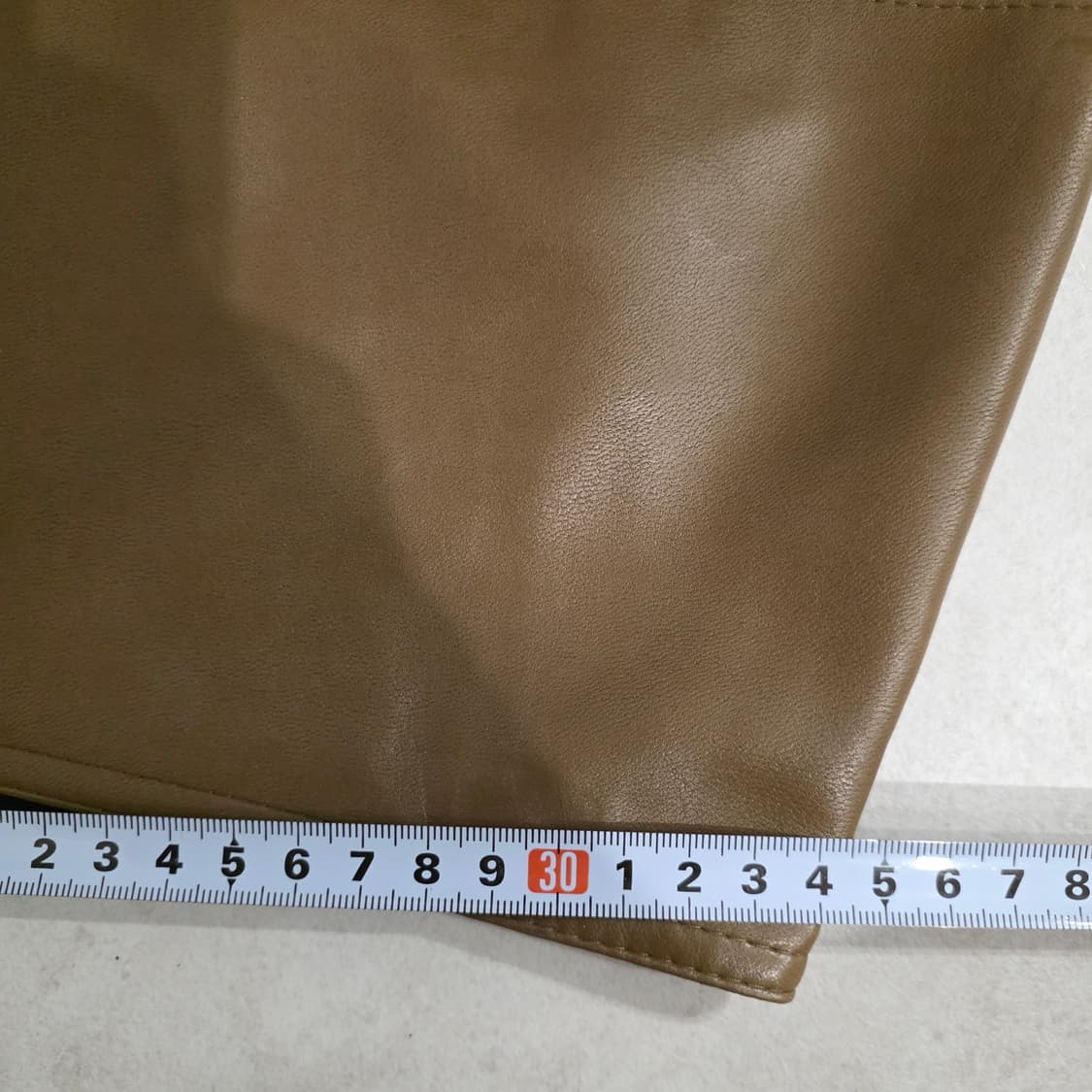 한섬 래트 바이 티 브라운 레더 스커트 64-94 상품이미지8