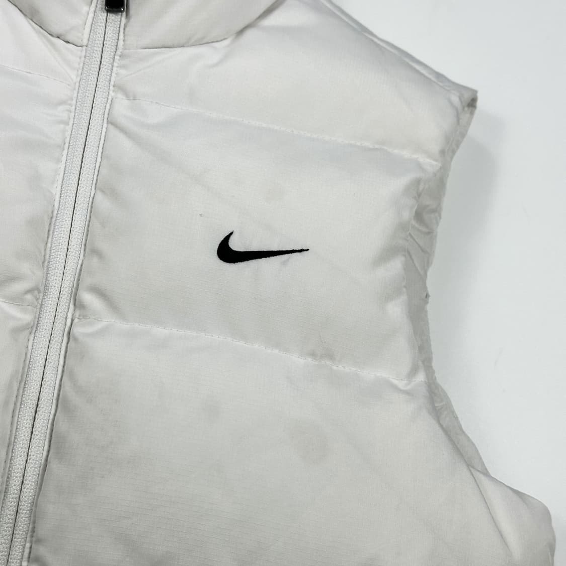 나이키 스우시 레트로 푸퍼 화이트 조끼패딩 (XS 여성추천) 상품이미지4