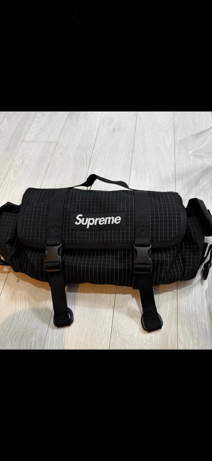 슈프림 미니 더플백 블랙 24ss 상품이미지1