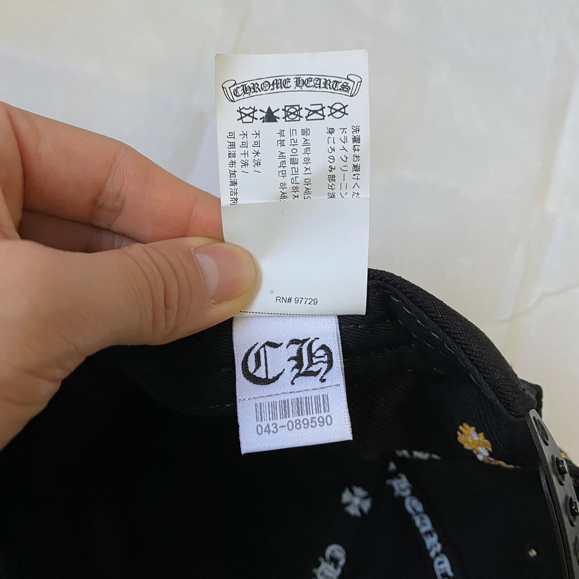 [Free] 크롬하츠 CH로고 베이스볼 캡 블랙 옐로우 상품이미지9