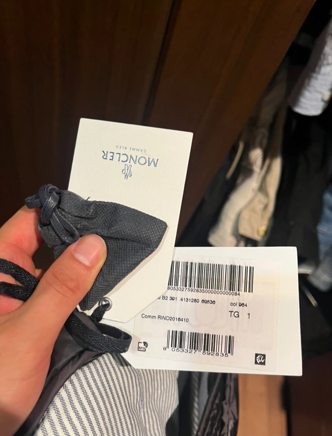 몽클레어x톰브라운 한정판 감마블루  1사이즈 상품이미지4