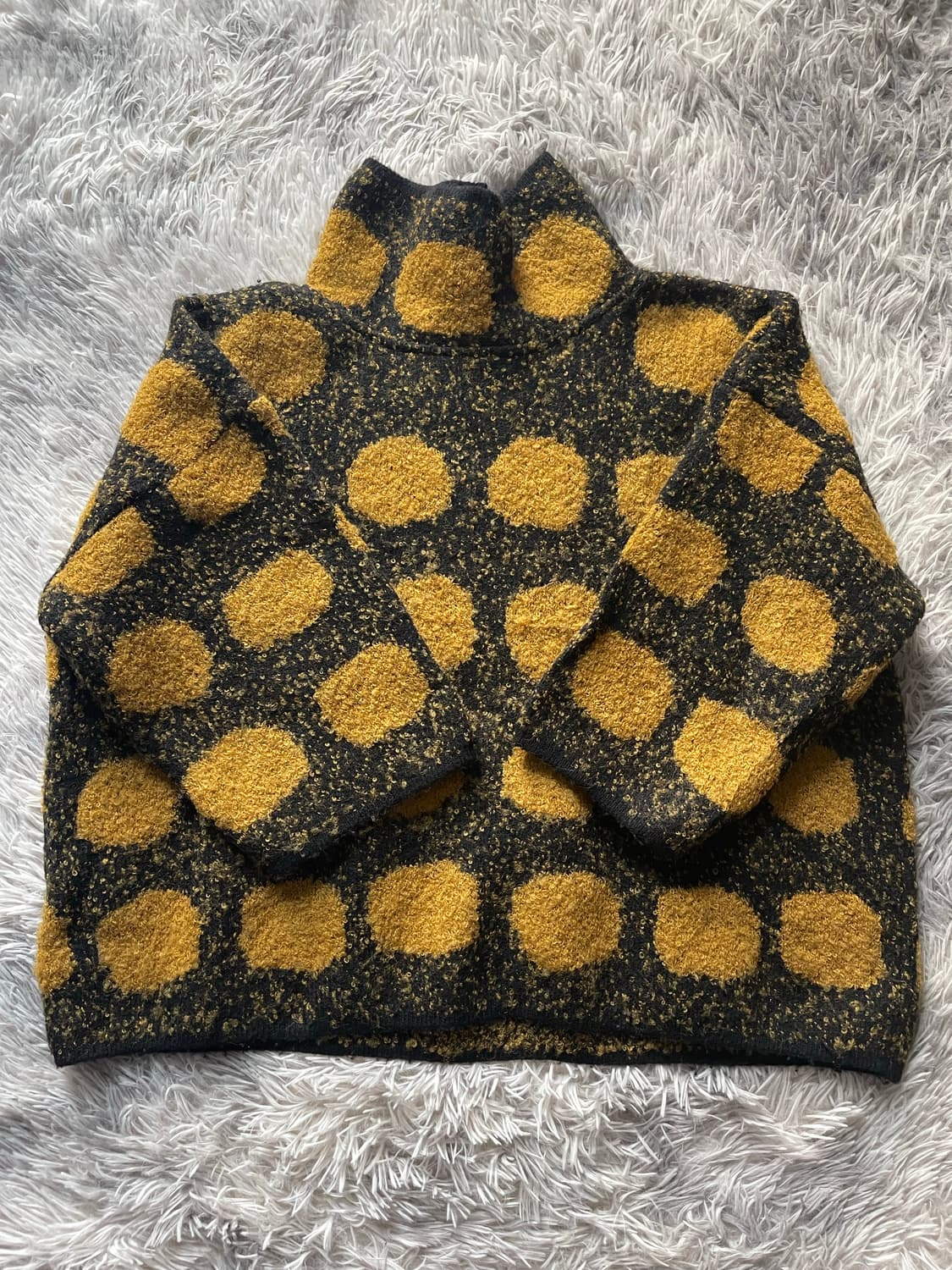 이세이미야케 골드 도트 니트 블랙 상품이미지1