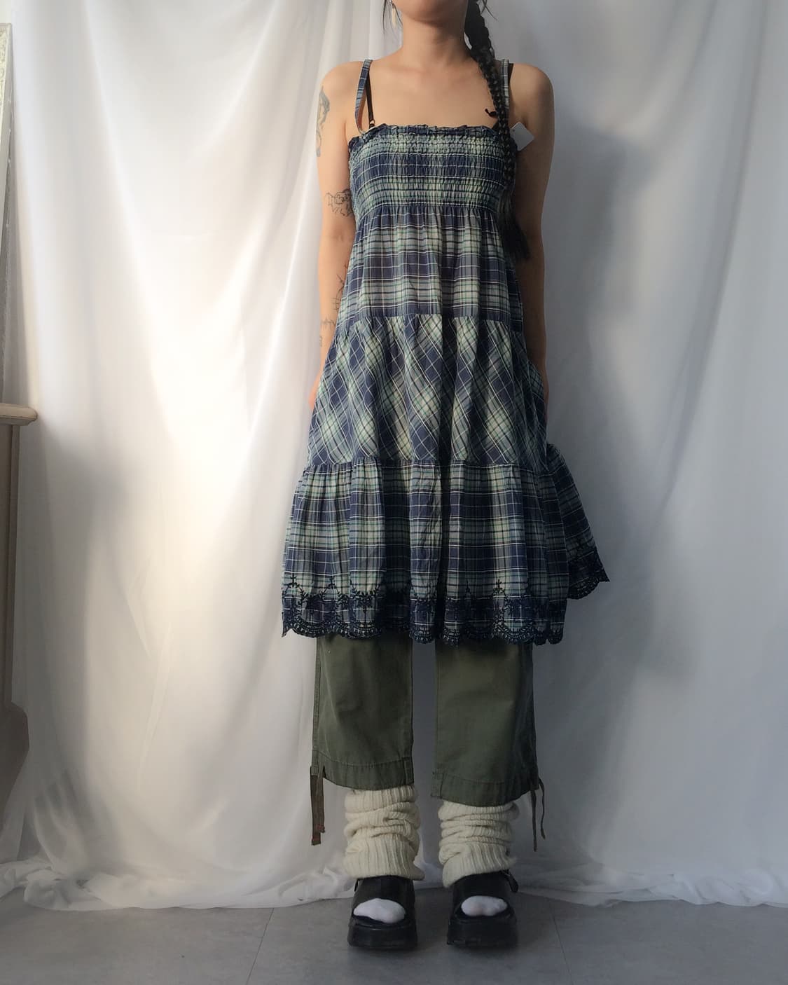 Embroidery point check pattern sleeveles 상품이미지1