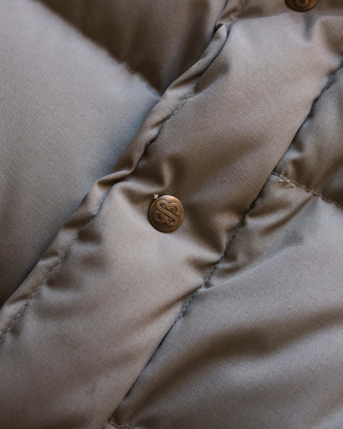 에디바우어 70s 카라코람 다운 베스트 상품이미지4