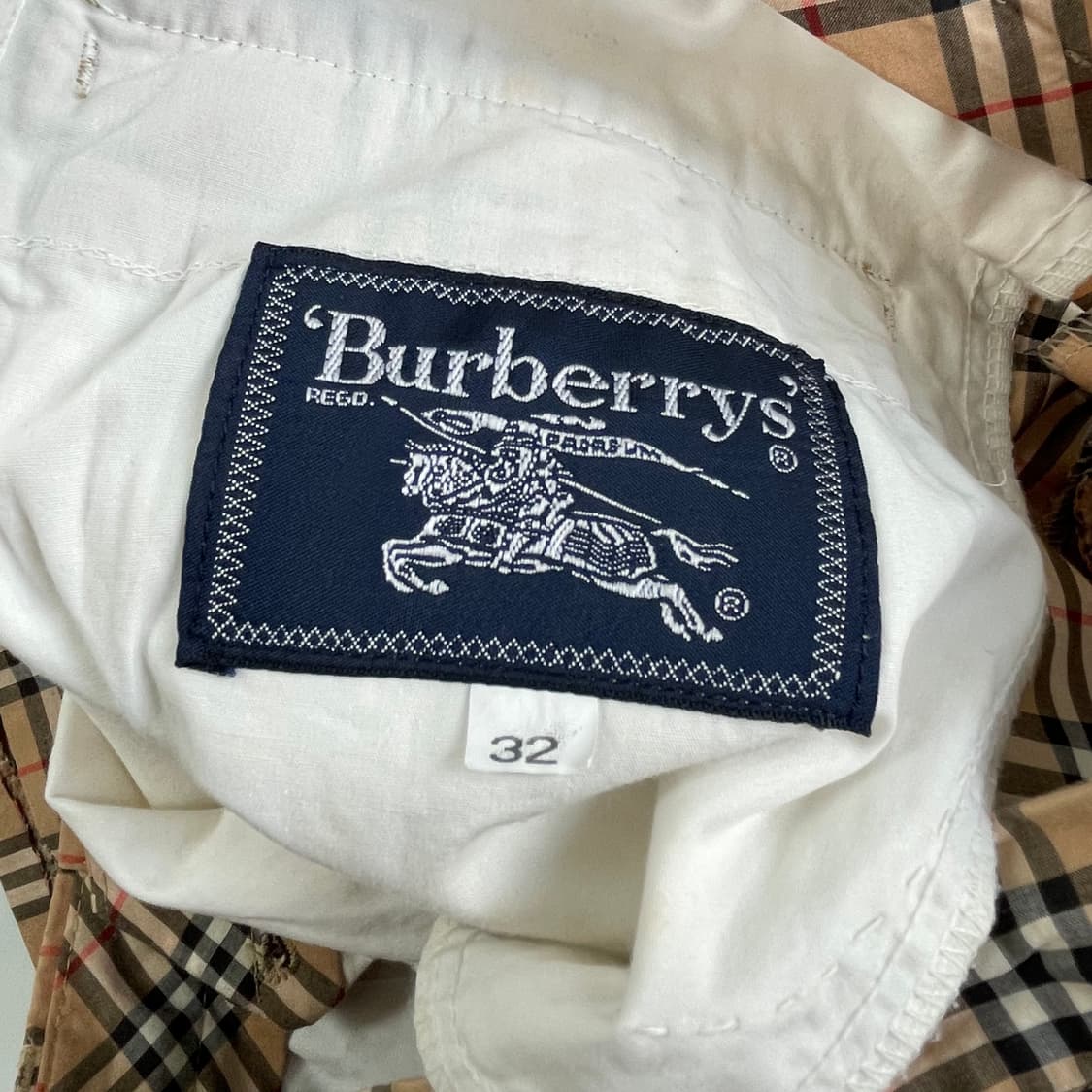 Burberry 노바체크 크레스트 자수 하프팬츠 상품이미지7