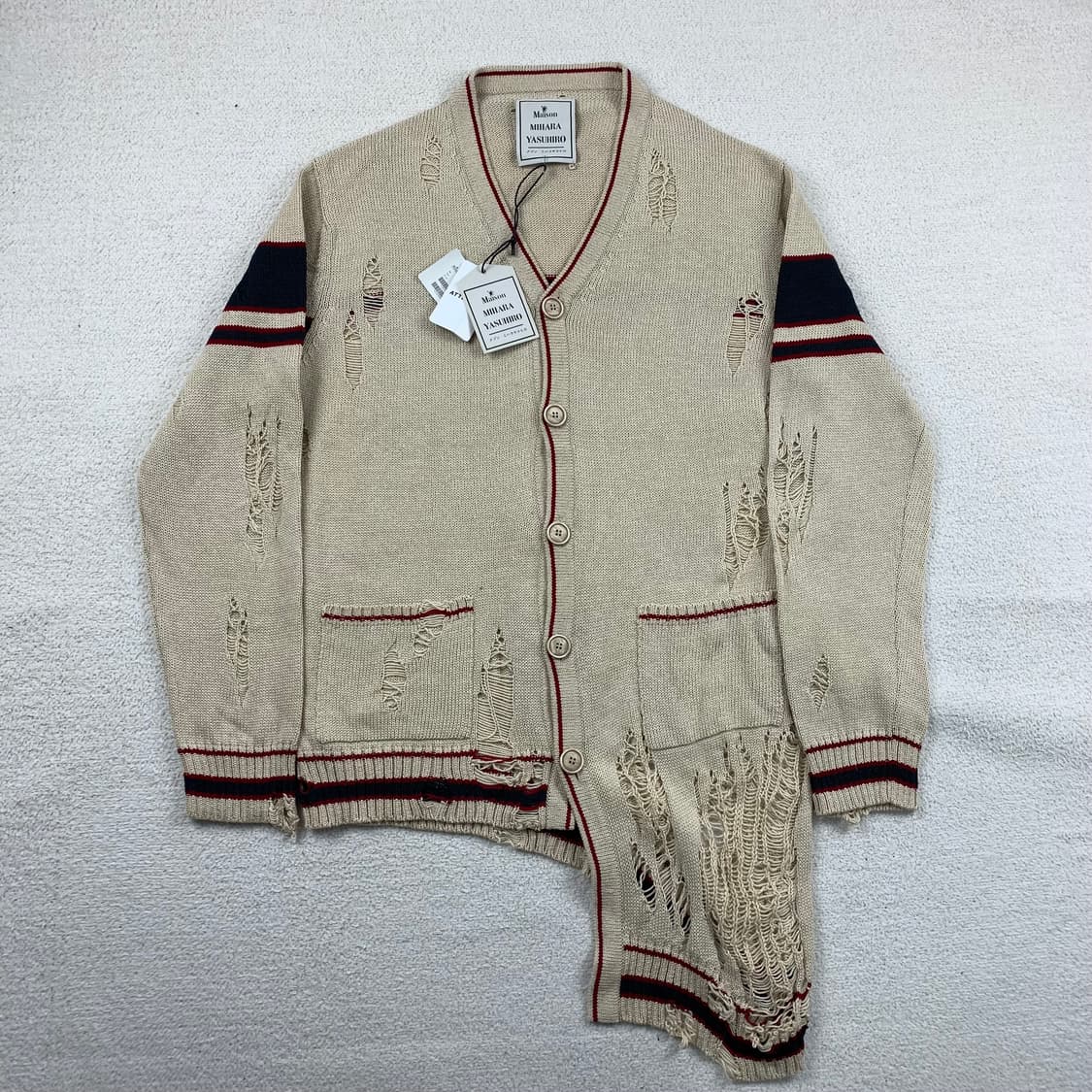 메종 미하라 야스히로 비대칭 크러쉬 니트 가디건 베이지 상품이미지1