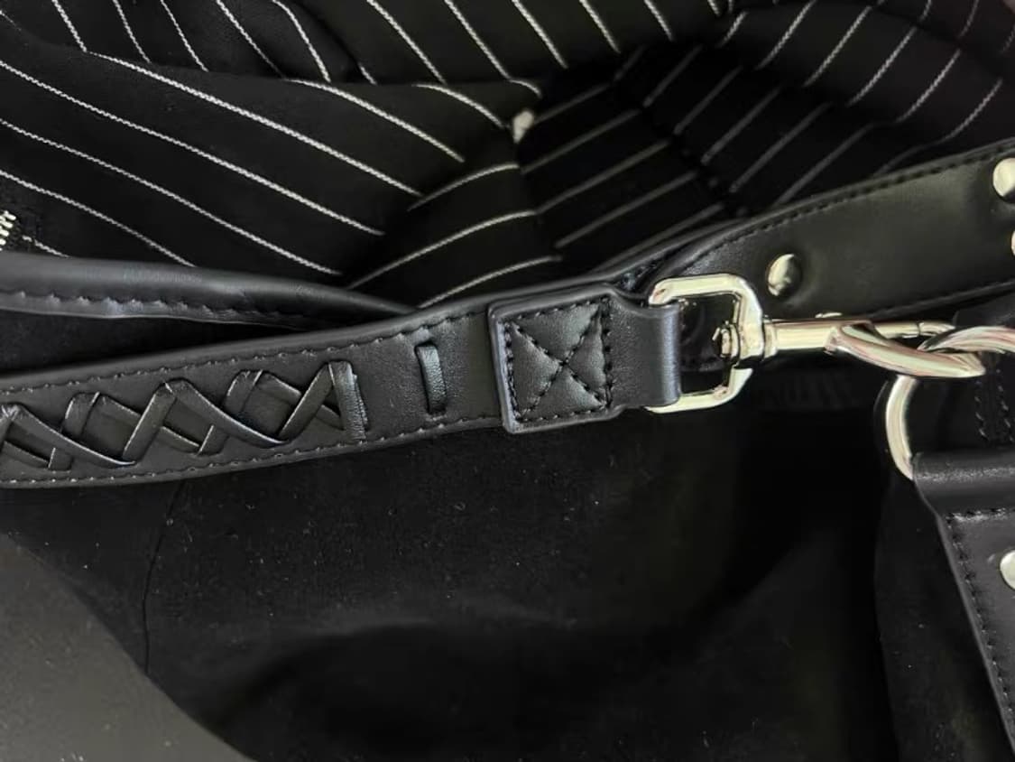 비비안웨스트우드 블랙 벨벳 숄더백 상품이미지4