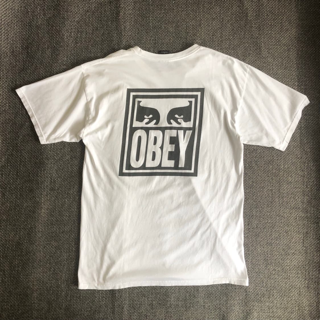 [L] OBEY 빅 프린팅 반팔 (검.흰) 상품이미지4