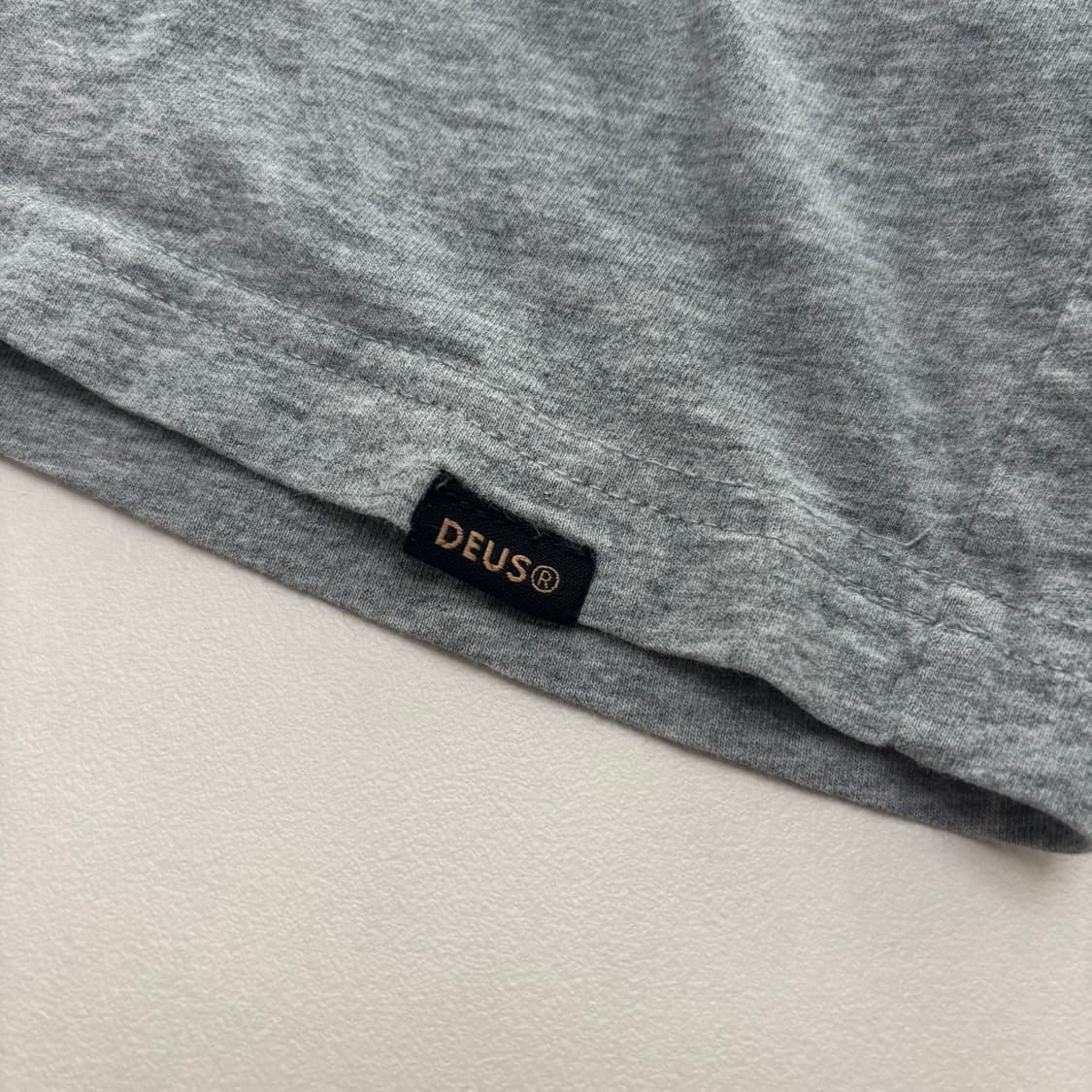 데우스 엑스 마키나 월러스 그레이 롱슬리브 (M) 상품이미지5