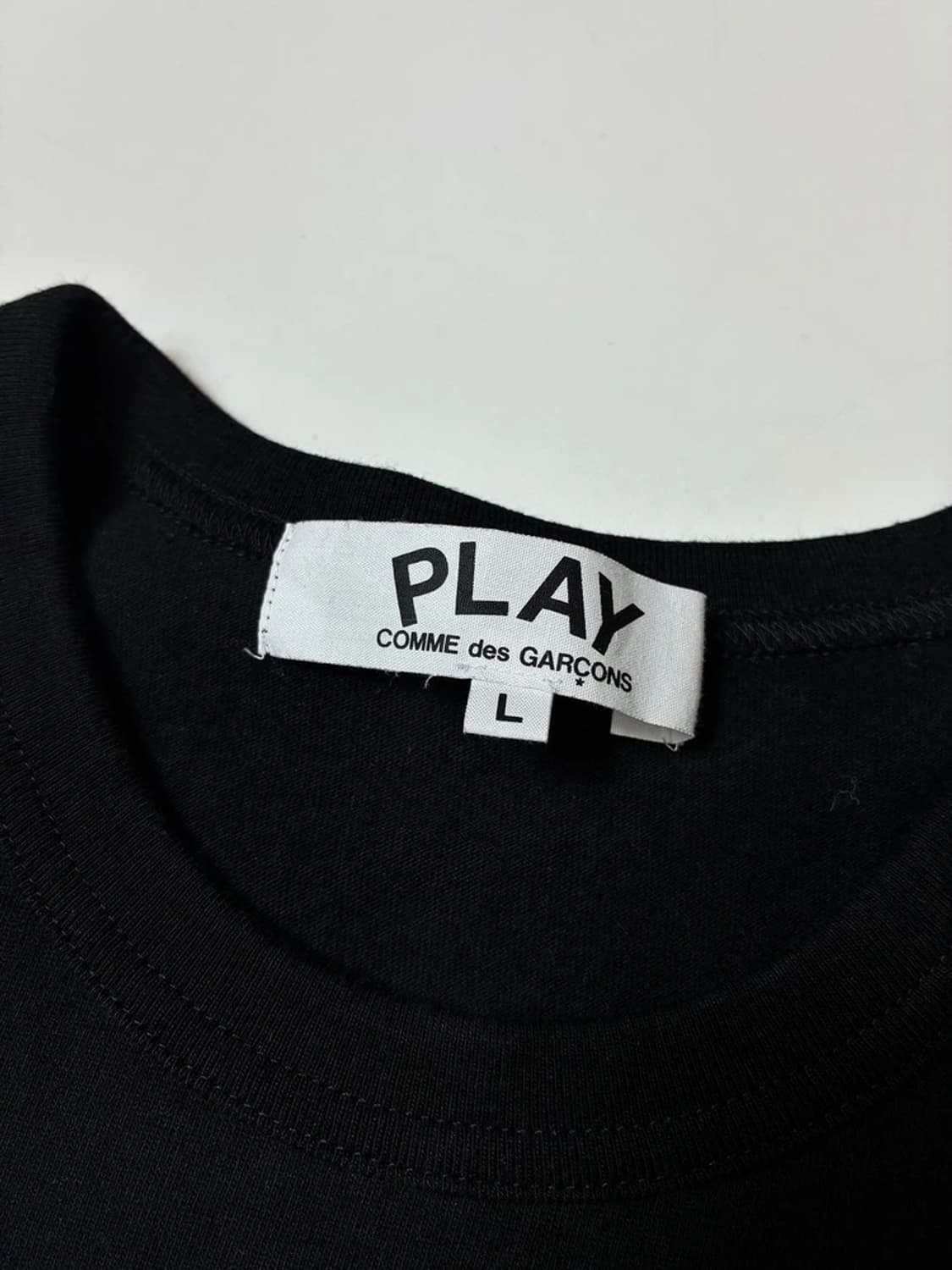 꼼데가르송 우먼스 스몰 블랙 하트 반팔 티셔츠 PN9093 상품이미지5