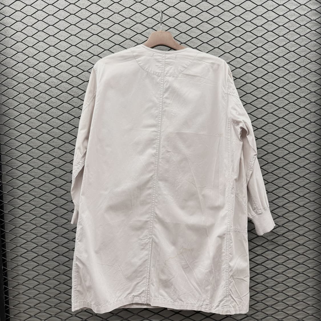 ZUCCA 주카 재패니즈 코튼코트 절개 핀턱 빅포켓 디테일 스모크화이트 상품이미지3