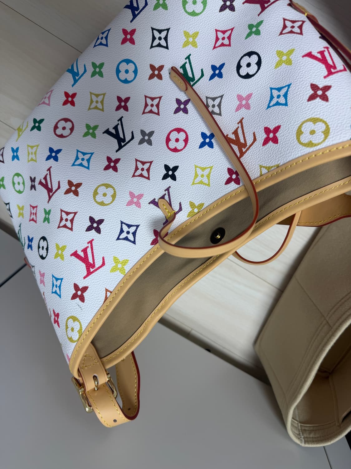 루이비통 무라카미 백 상품이미지4