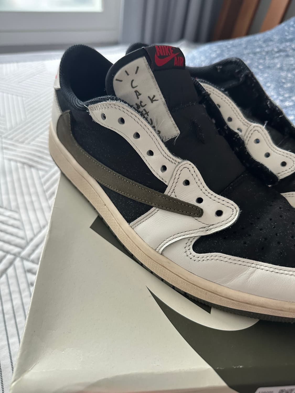 나이키 에어조던1 트래비스 스캇 OG 미디엄 올리브 280 상품이미지7