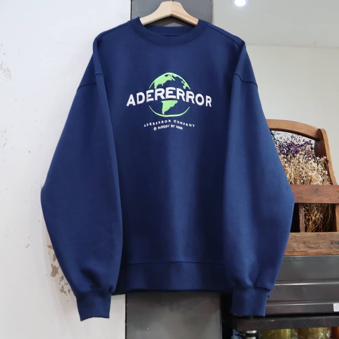 아더에러 19fw 버셜 스웻셔츠 상품이미지1