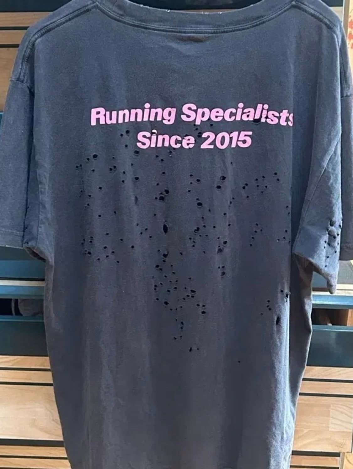 새티스파이 모스테크 에이지드 블랙 티셔츠 핑크로고 3 상품이미지6