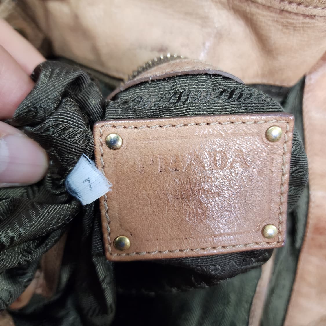 프라다 라일론 숄더백 상품이미지10