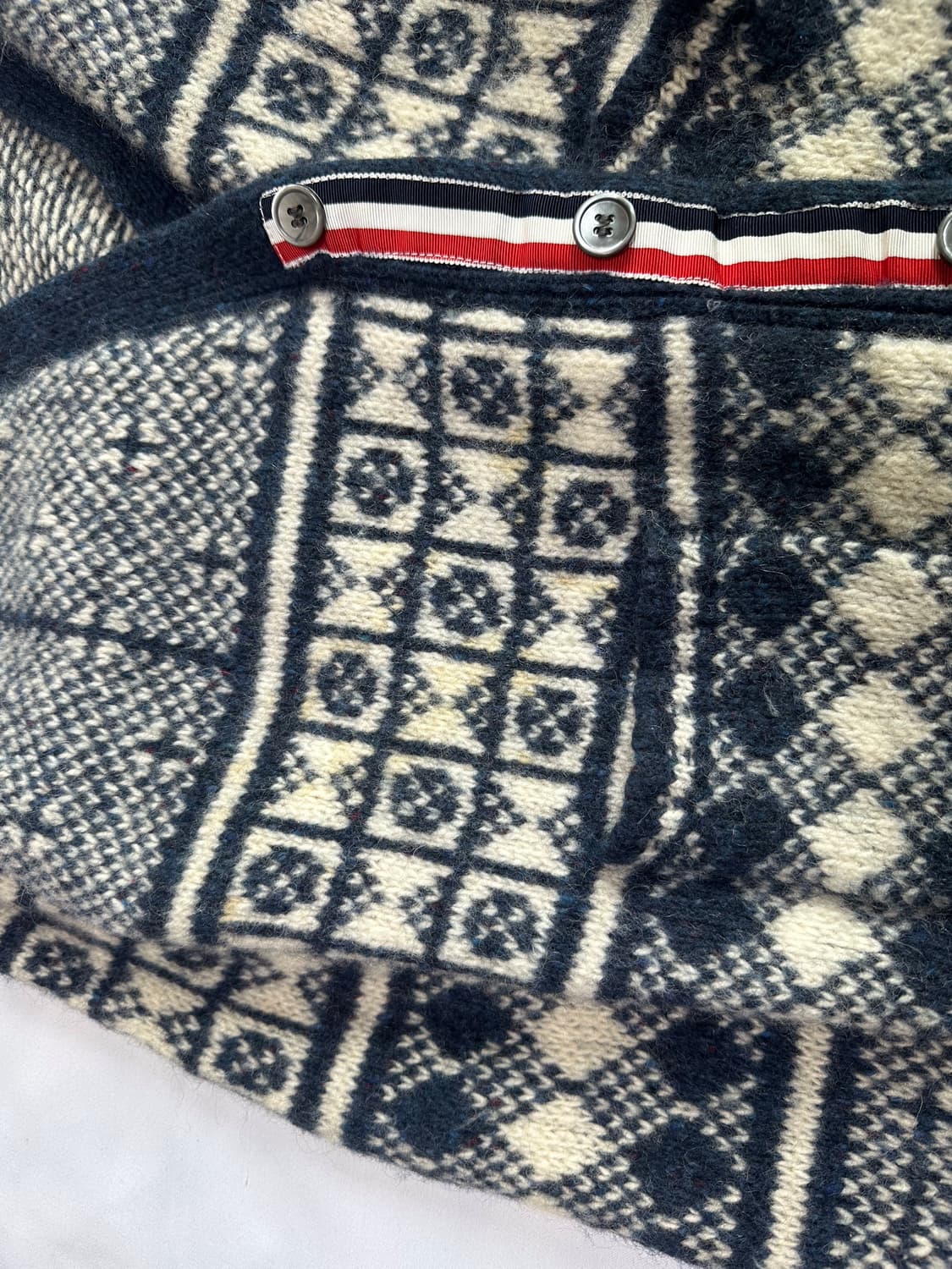 톰브라운 사선 페어아일 모헤어 가디건 상품이미지2