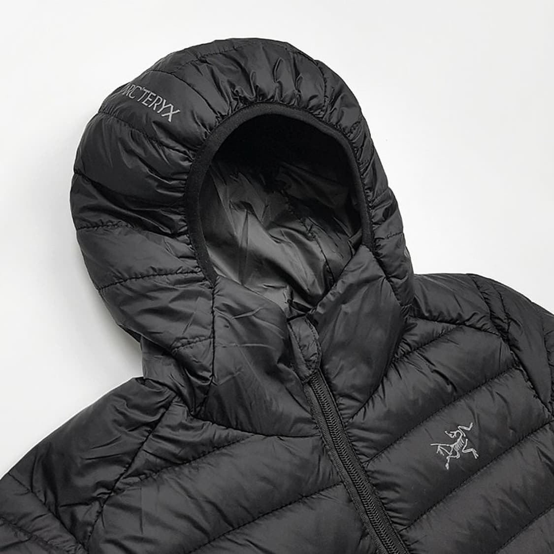 아크테릭스 경량패딩 상품이미지3
