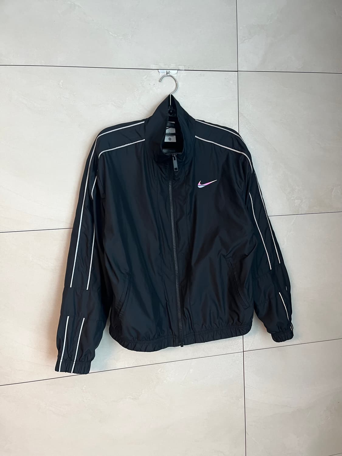 나이키 스우시 리펠 에센셜 바람막이 블랙 [M]  상품이미지3