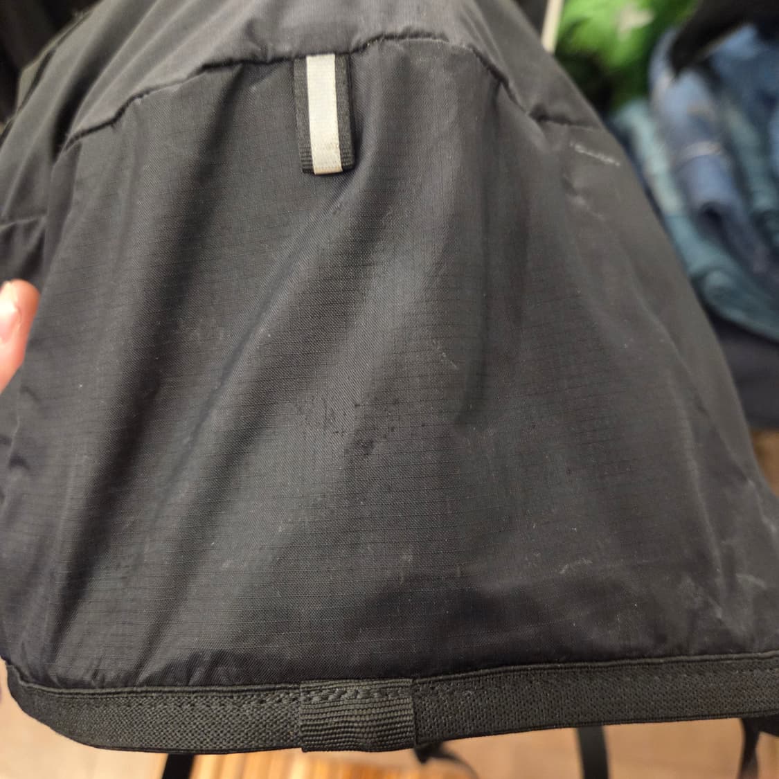 살로몬 크로스 8 백팩 블랙 상품이미지7