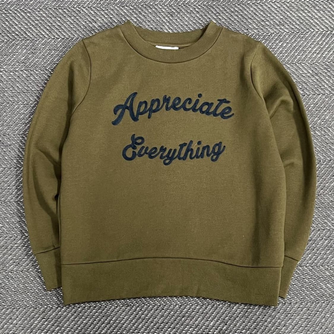 글로벌워크 자수 맨투맨 v1079 상품이미지1