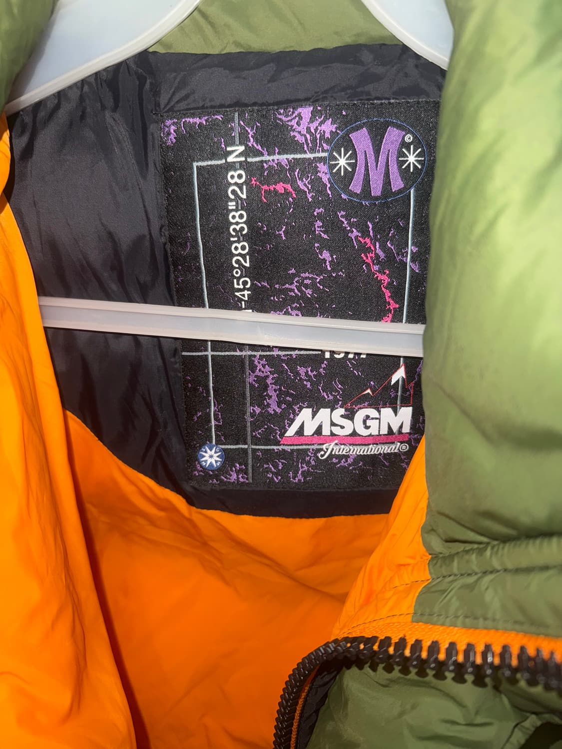 42/100 정품 MSGM 패딩 팝니다 상품이미지3