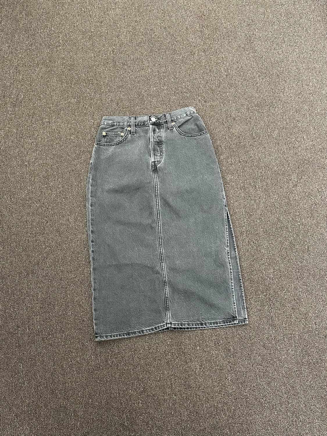 27)리바이스 트임 디테일 흑청 데님 미디스커트 상품이미지3