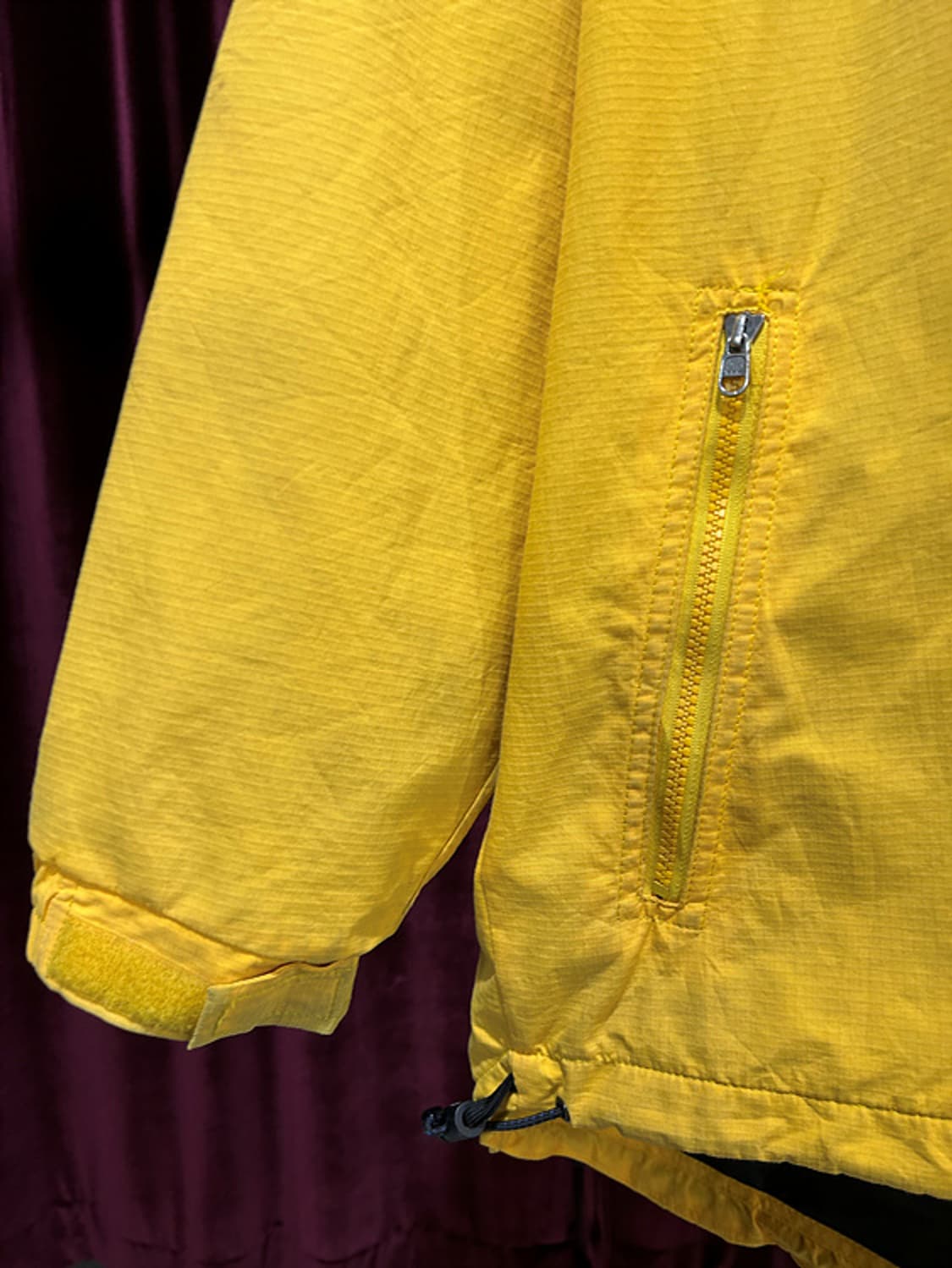 THE NORTH FACE yellow jacket 상품이미지3