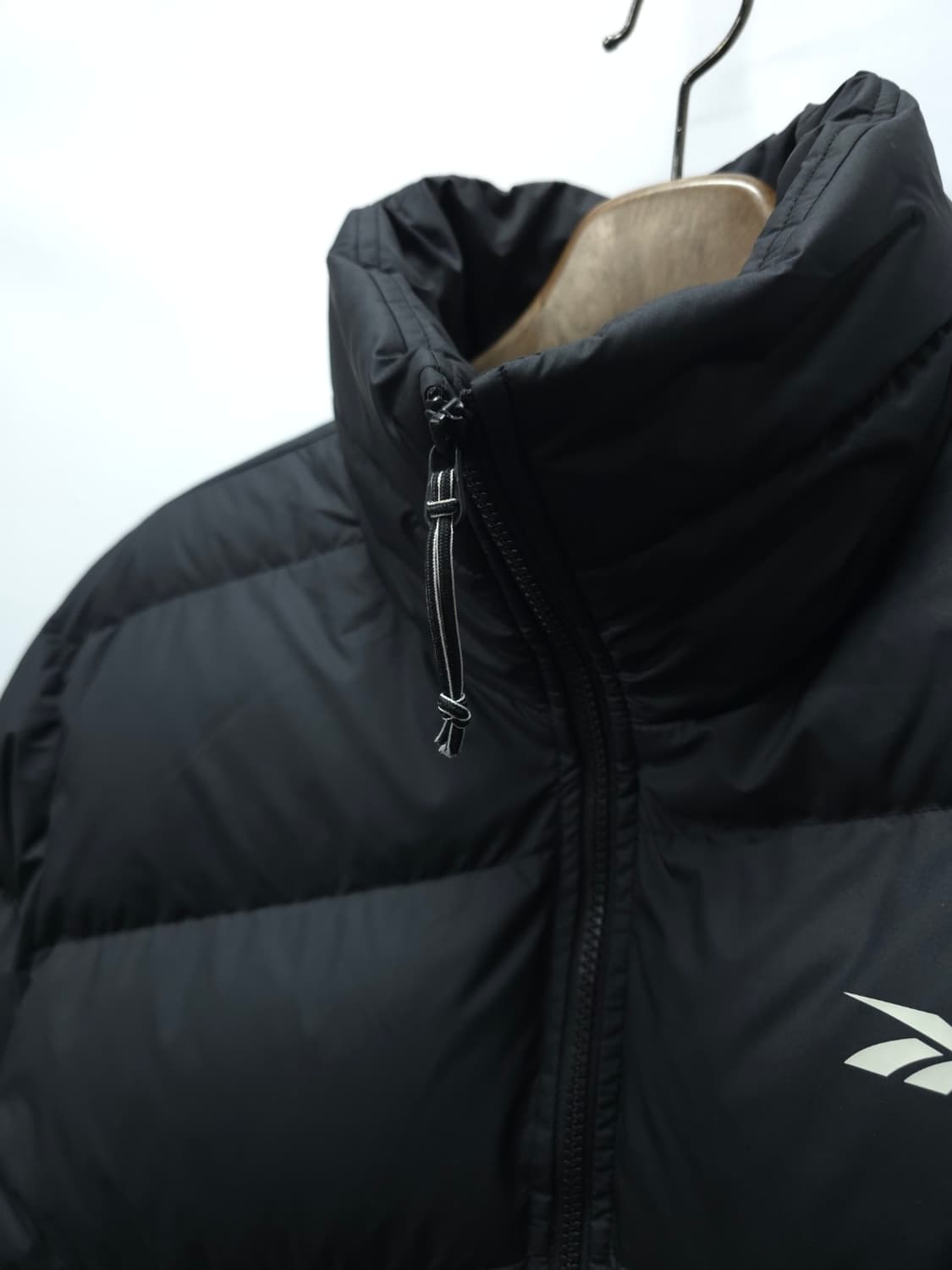 리복 벡터 로고 블랙 덕다운 오리털 숏패딩 상품이미지6