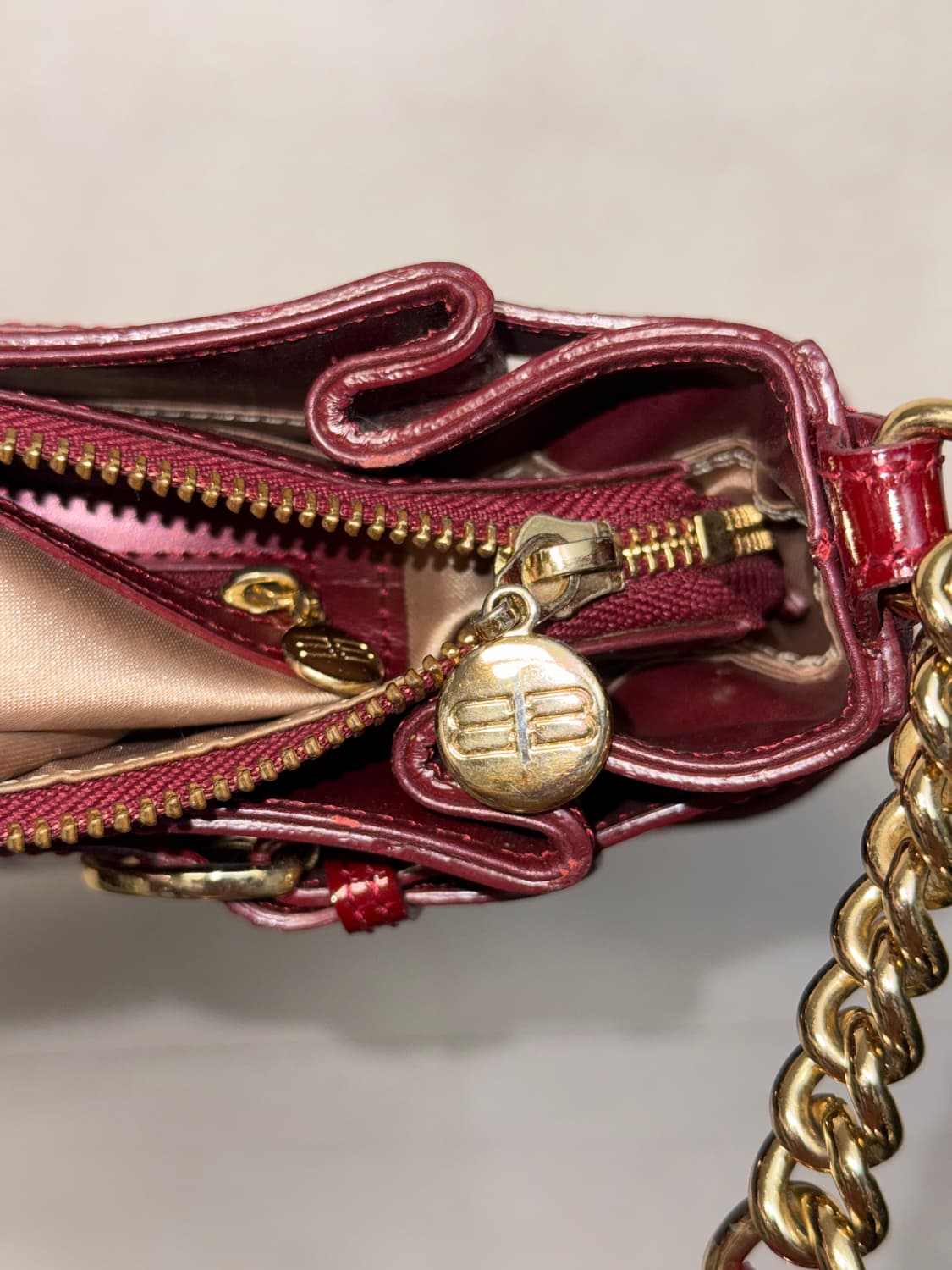 Balenciaga burgundy embossing 숄더백 상품이미지8