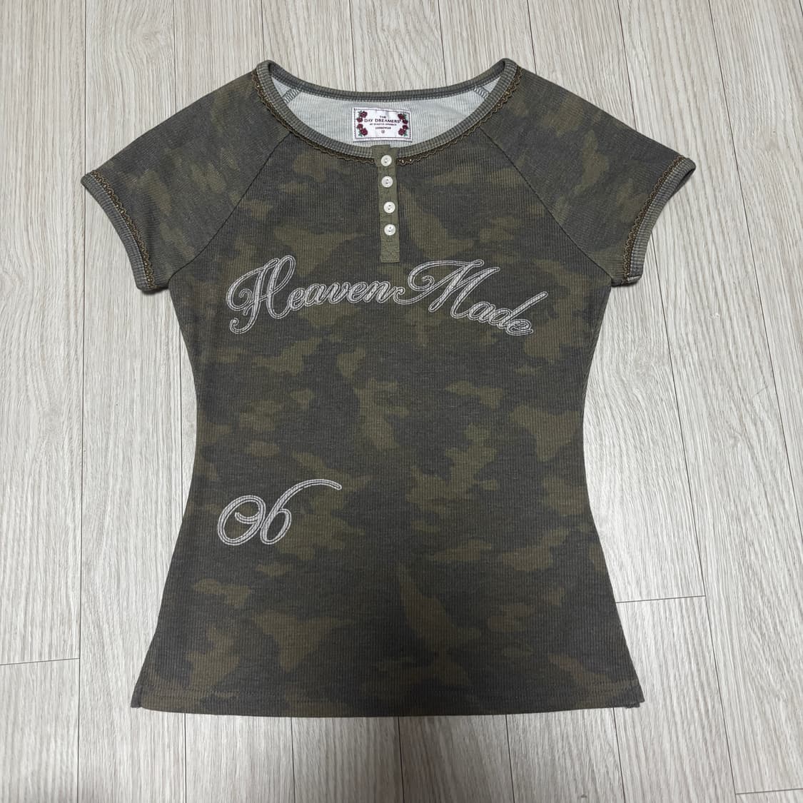 스컬프터 헤븐리 카모 티 포레스트 S 나띠 착용 상품이미지8