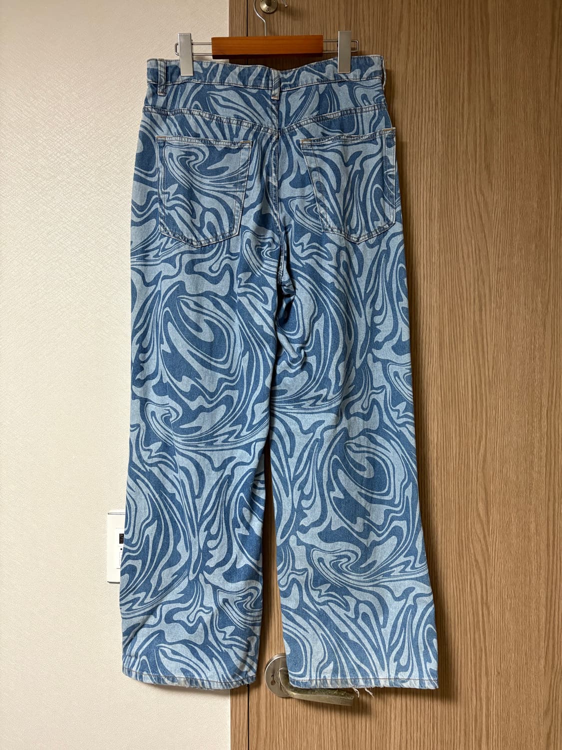 H&M 마블 패턴 데님 팬츠 (남성 M~L) 상품이미지2