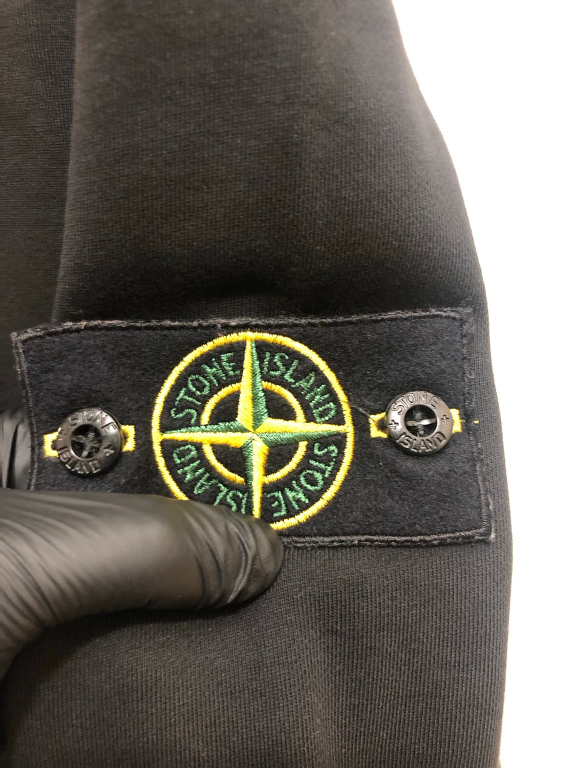 [XL] 스톤아일랜드 와펜 패치 후드 블랙 상품이미지3