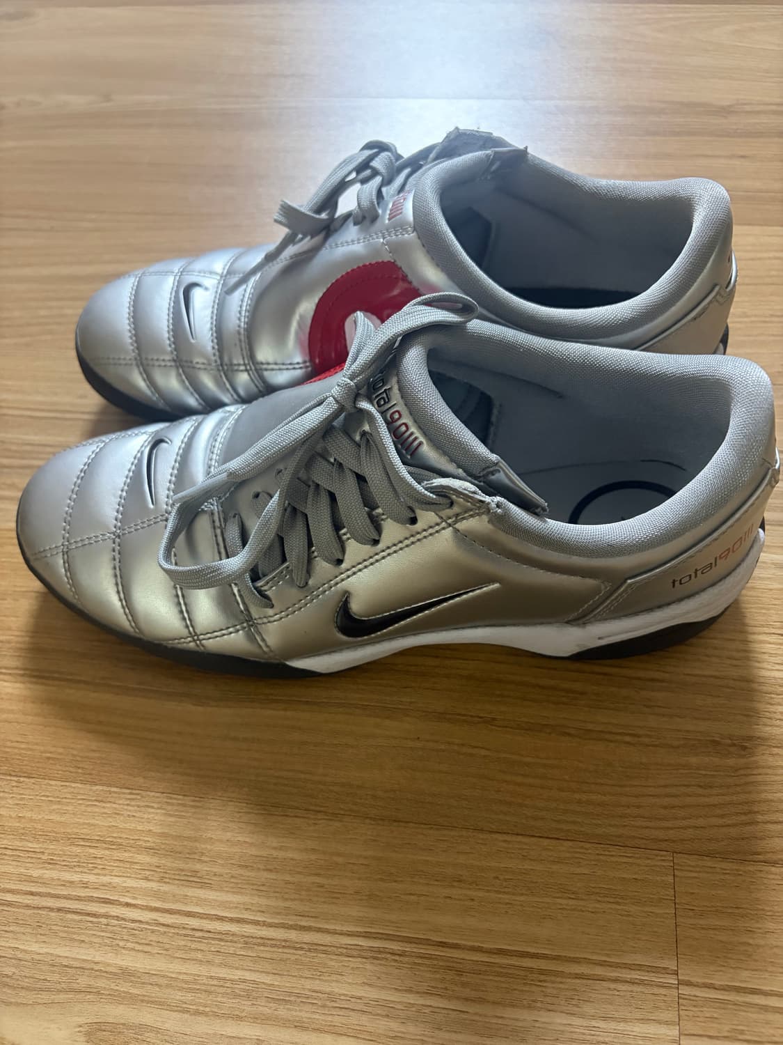 나이키 토탈 90 메탈릭실버 유니버시티 레드 250 상품이미지3