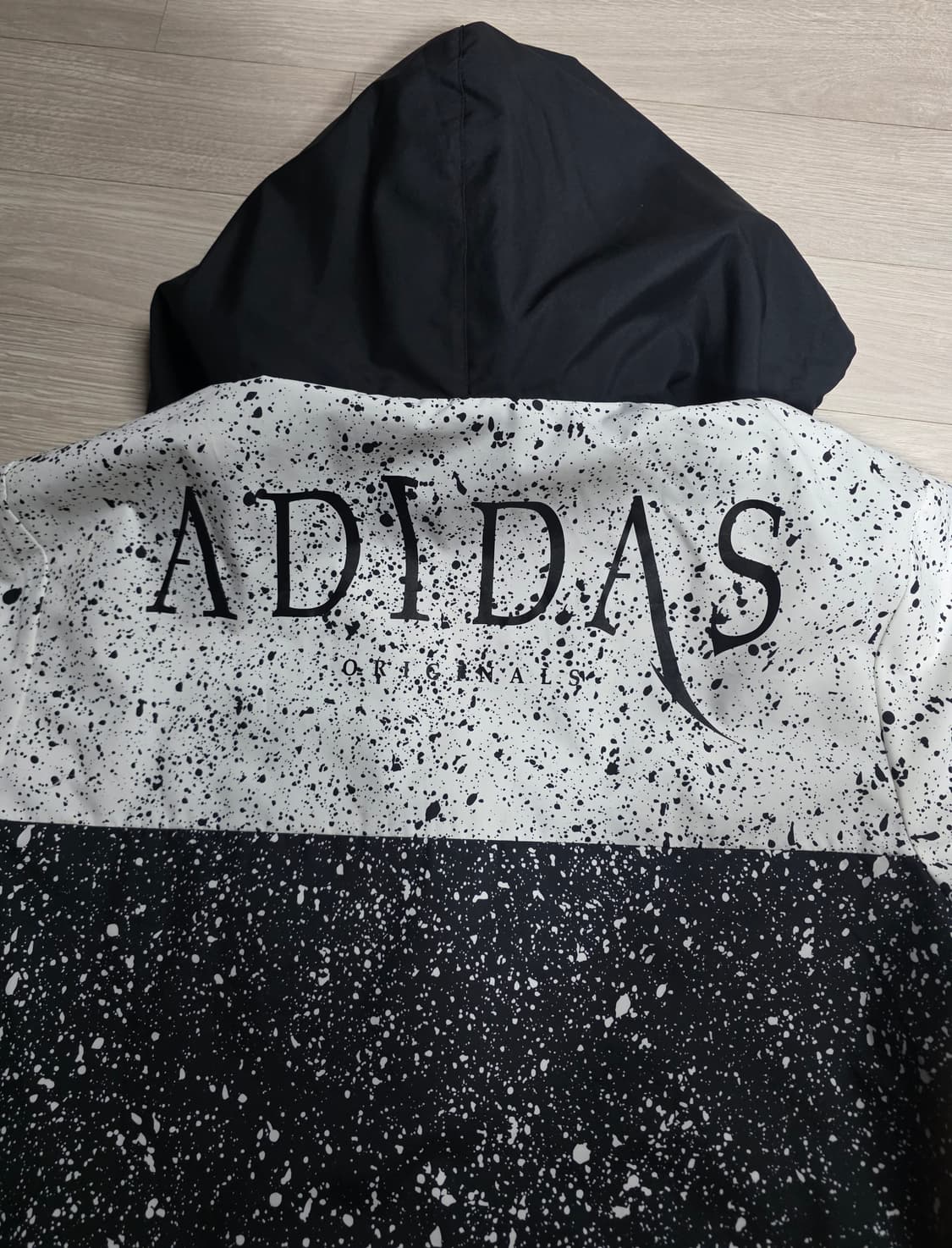 아디다스 플래닛토이드 반집업 바람막이. 싸이즈 95
 상품이미지4