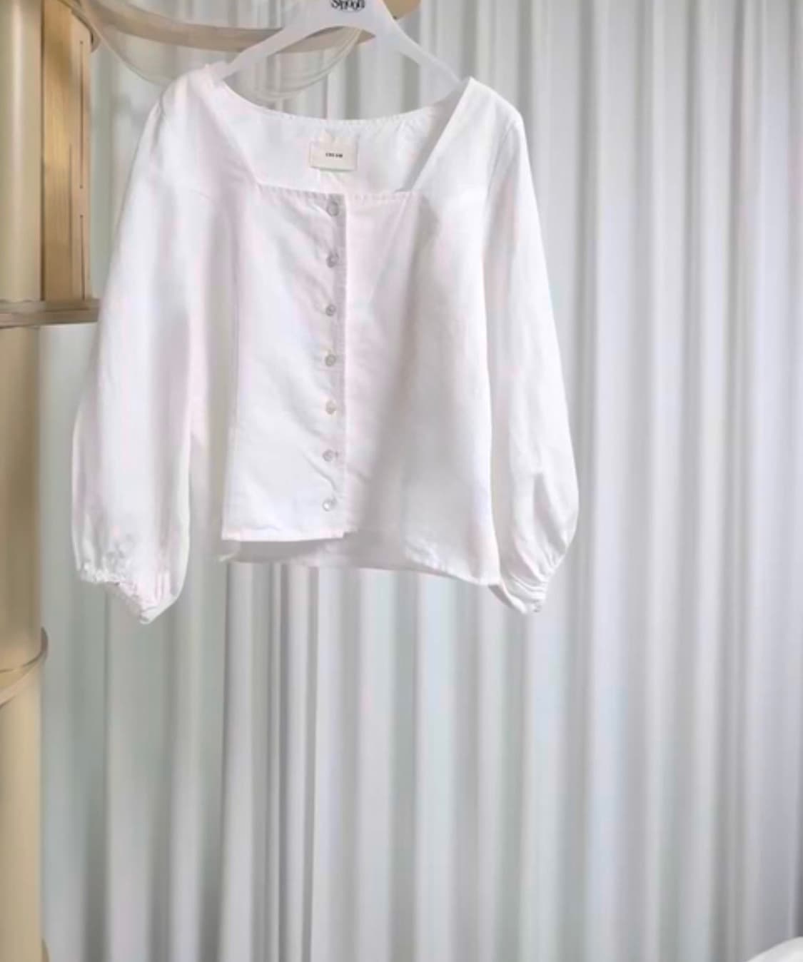 스모키앨리스 린넨 밴딩 블라우스 (CREAM) 상품이미지1