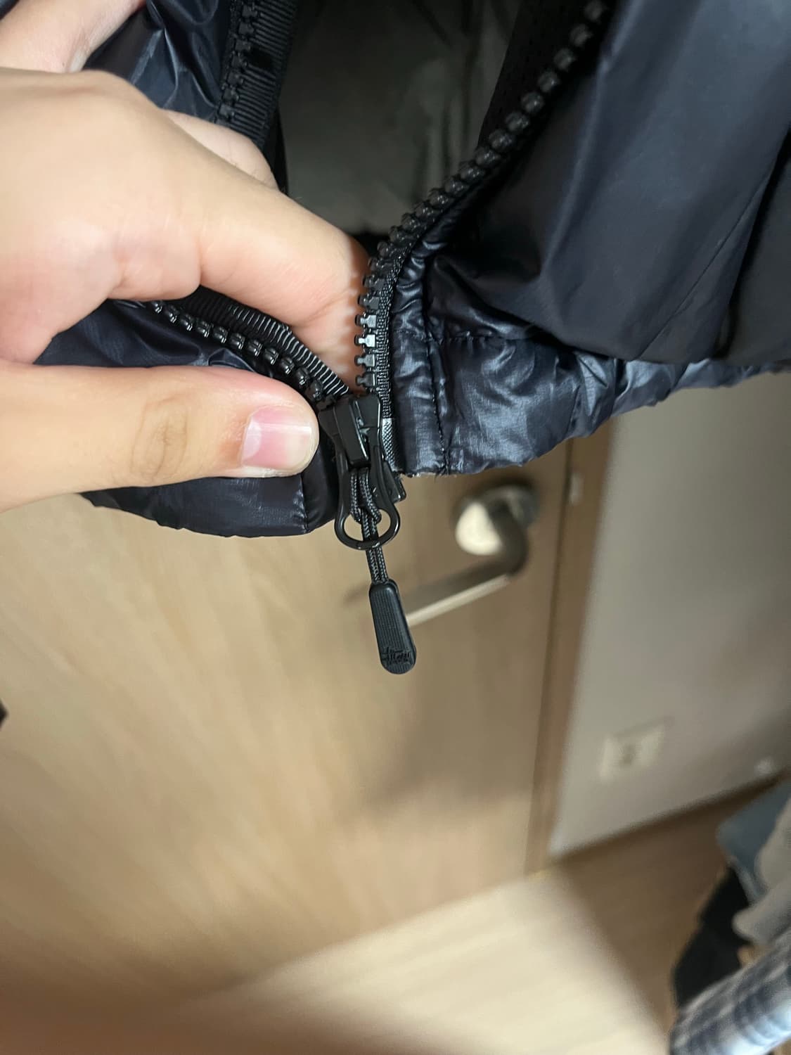 스투시 다운 파카 마이크로 랍스타 푸퍼 패딩 블랙 XL 상품이미지3
