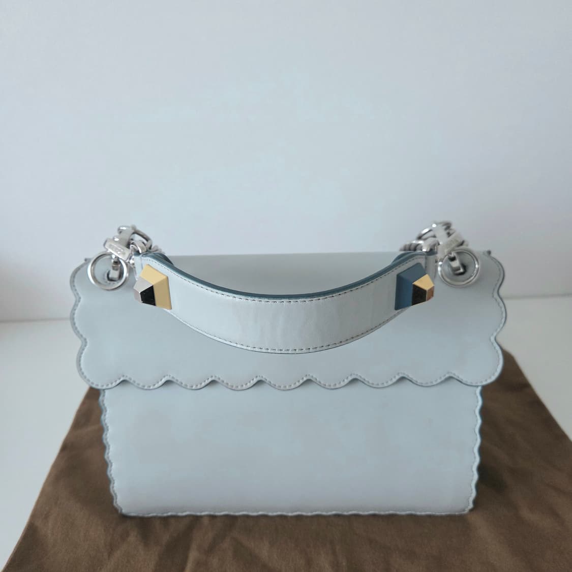 FENDI 펜디 정품 칸아이 캔아이 은장 체인 미듐 숄더백 크로스 토트백 상품이미지5