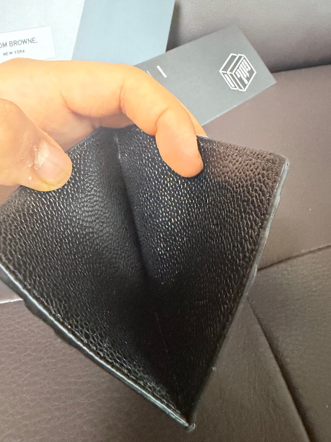 [크림판] 톰브라운 페블 카드지갑 상품이미지5