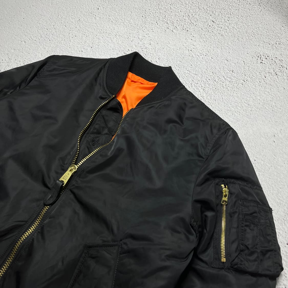 Alpha Industries MA-1 Flight Jacket 상품이미지3