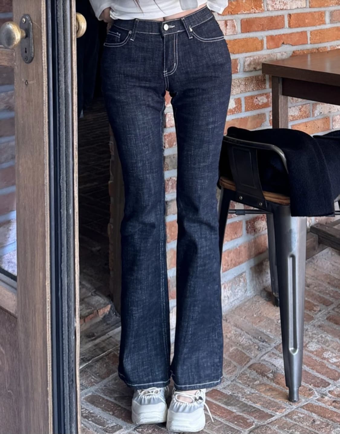 카인다미 골반 볼륨업 생지 기모 부츠컷 데님 s 상품이미지5