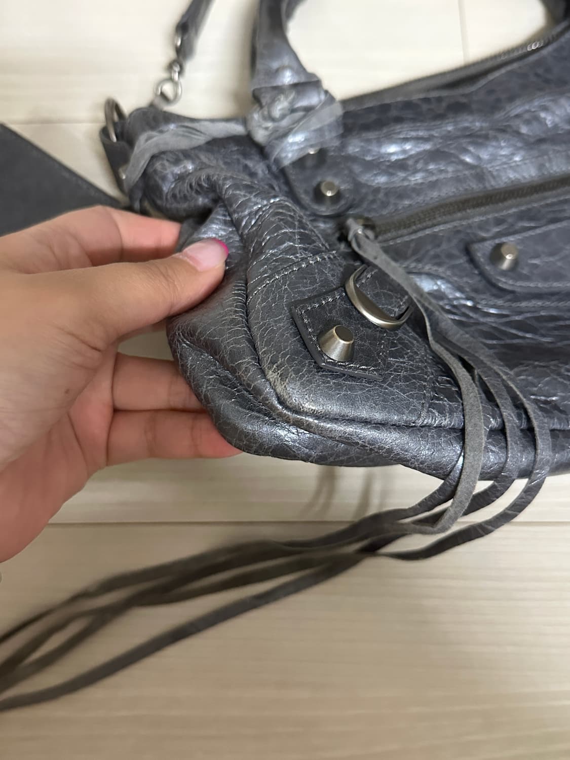 발렌시아가 퍼스트 모터백 스몰 메탈 블루 그레이 상품이미지5