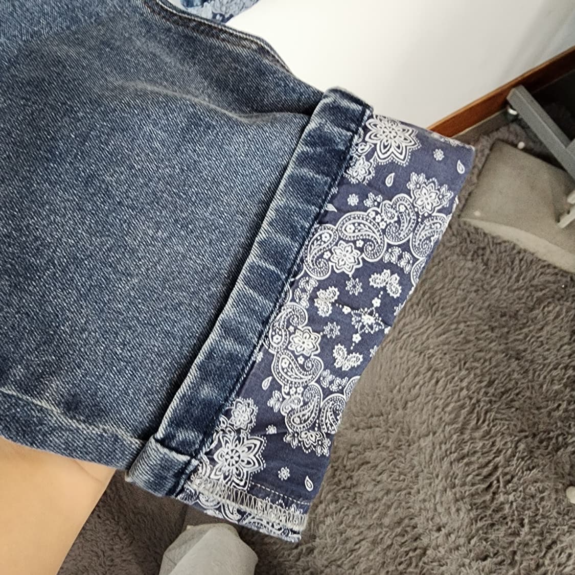 써스데이 아일랜드 배색 롤업 데님 팬츠 청바지 상품이미지4