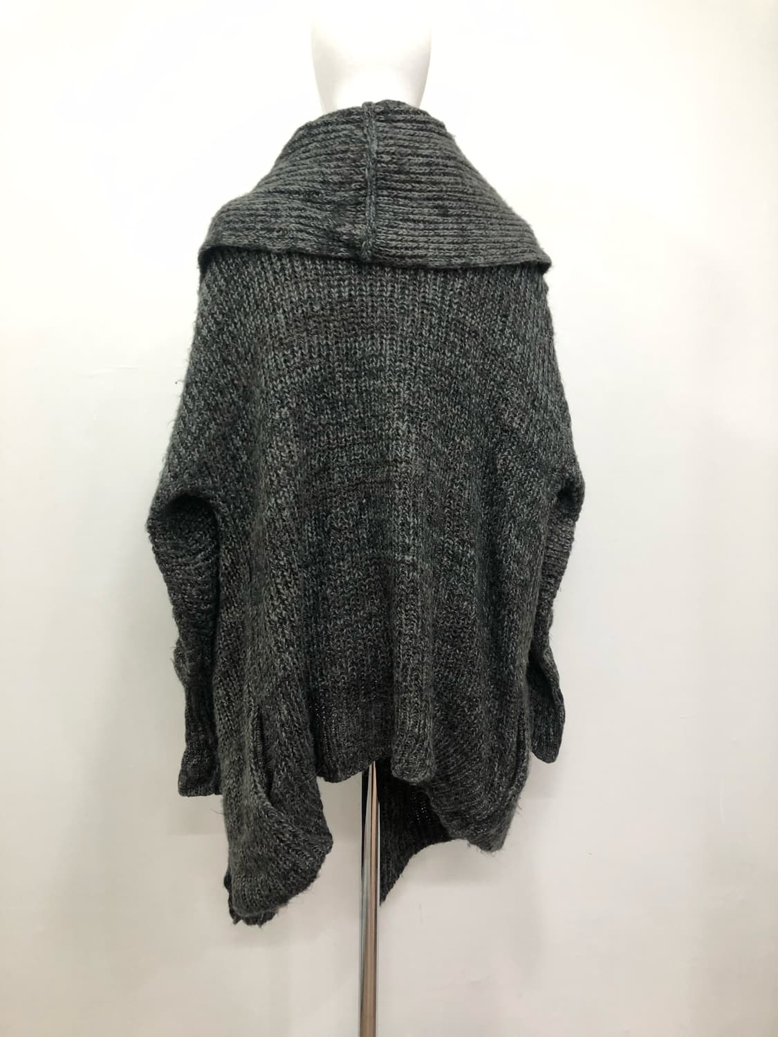 charcoal oversized knit cardigan 상품이미지3