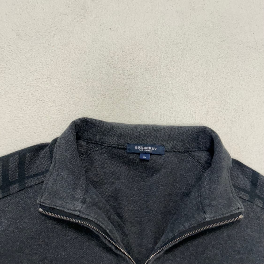 Burberry charcoal half-zip knit  상품이미지6