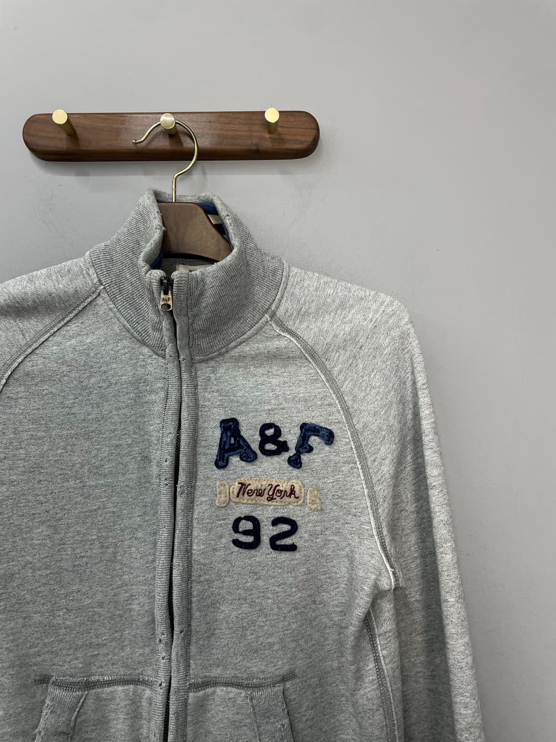 아베크롬비 그레이 데미지 집업 스웻셔츠 H1657 상품이미지3