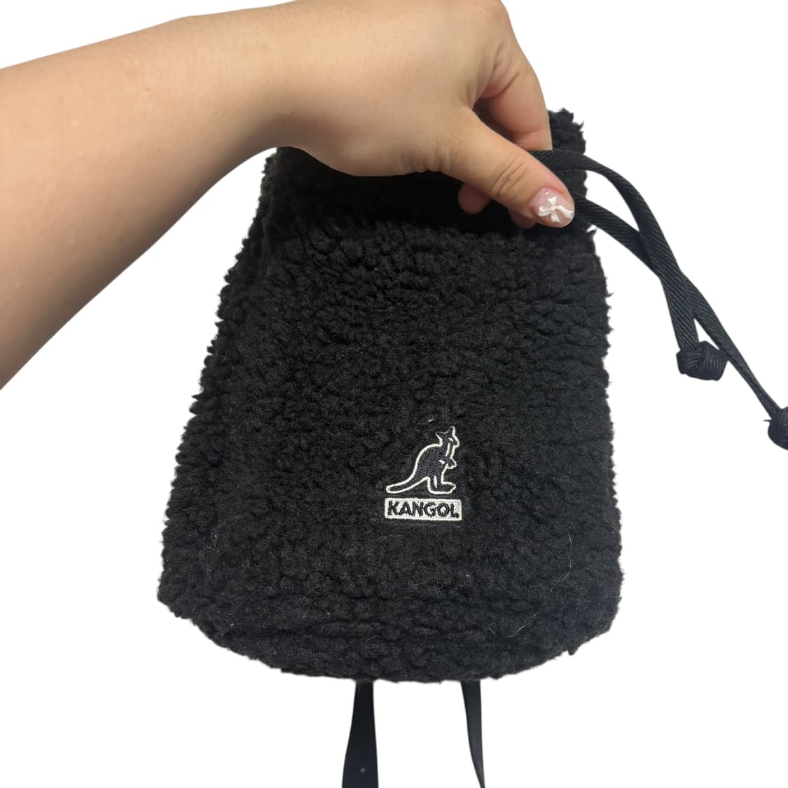 캉골 블랙 뽀글이 복조리백 미니 크로스백 상품이미지3